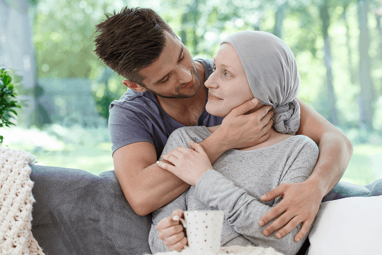 أخبرها أنها ما زالت مثيرة