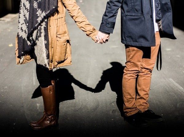 لماذا يفترق الأحباب الصغار سناً: باحثة تكشف