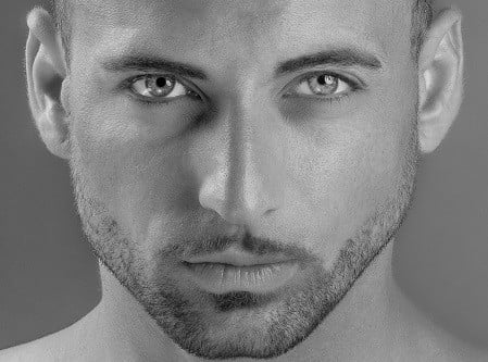 اعتراف: أنا أحب الرجل المثير الجميل!