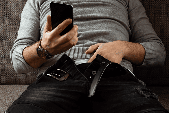 الاستمناء وإمتاع الذات.. فوائد عديدة ولكن هل من ضرر؟
