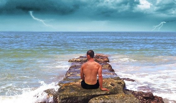 هل تطاردك لعنة العزوبية؟