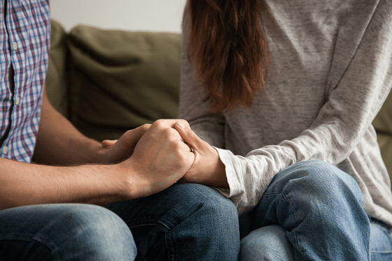 خمس خطوات للتعامل مع شريكتك قبل الحيض وخلاله
